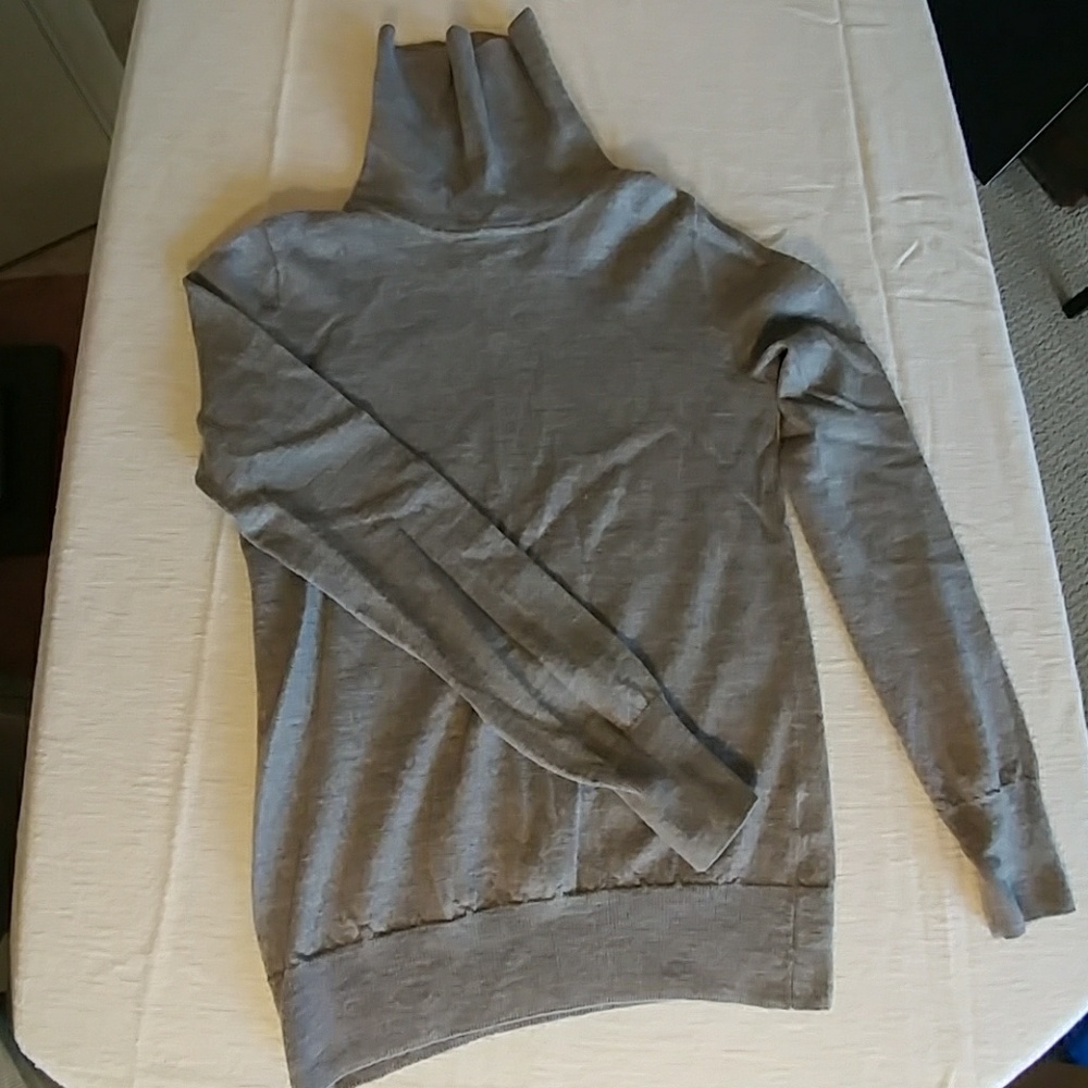 Women's sweater